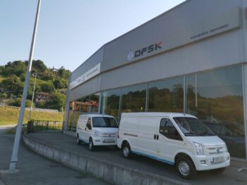 Imagen Entrega 2 unidades DFSK EC35 eléctrico para Guttrans