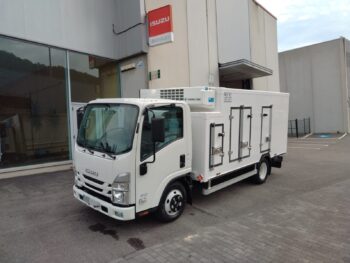 Imagen Entrega ISUZU M55 carrocería autoventa