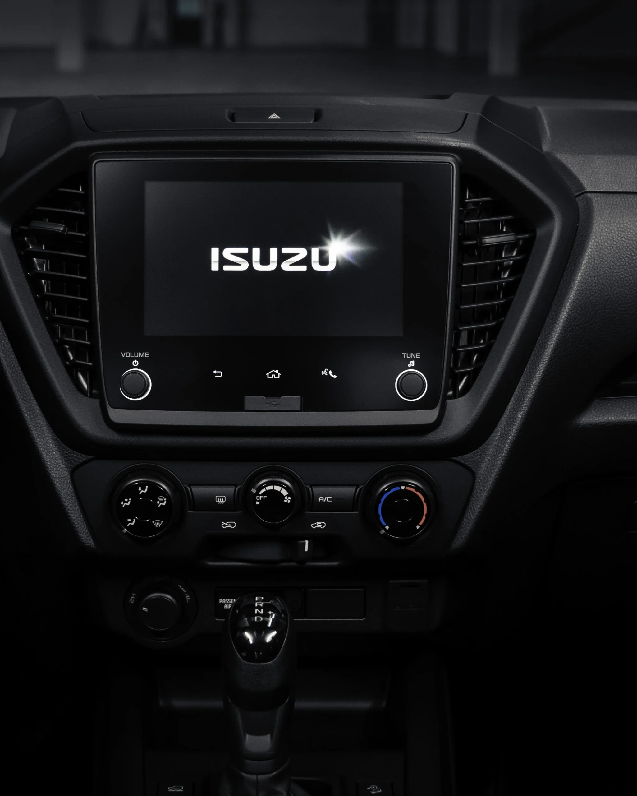 ISUZU D-MAX 2.2 SPACE B-STRONG ISUZU D-MAX 2.2 SPACE B-STRONG