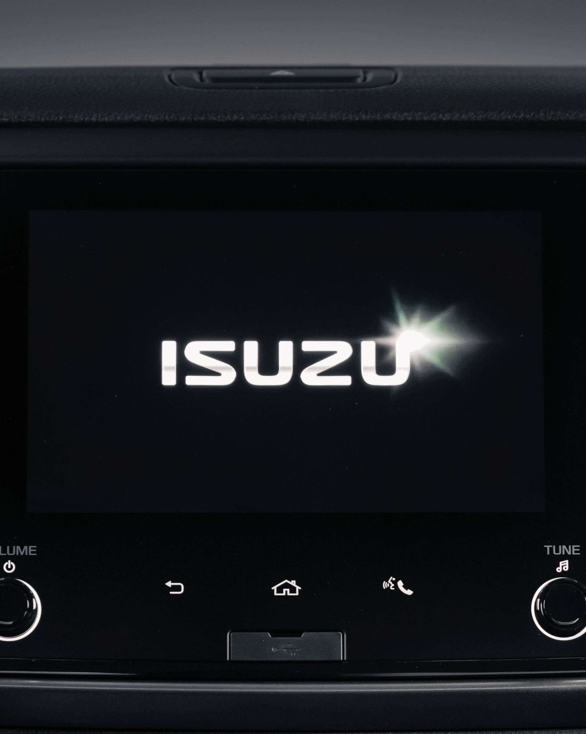 ISUZU D-MAX 2.2 CREW EVOLUTION ISUZU D-MAX 2.2 CREW EVOLUTION