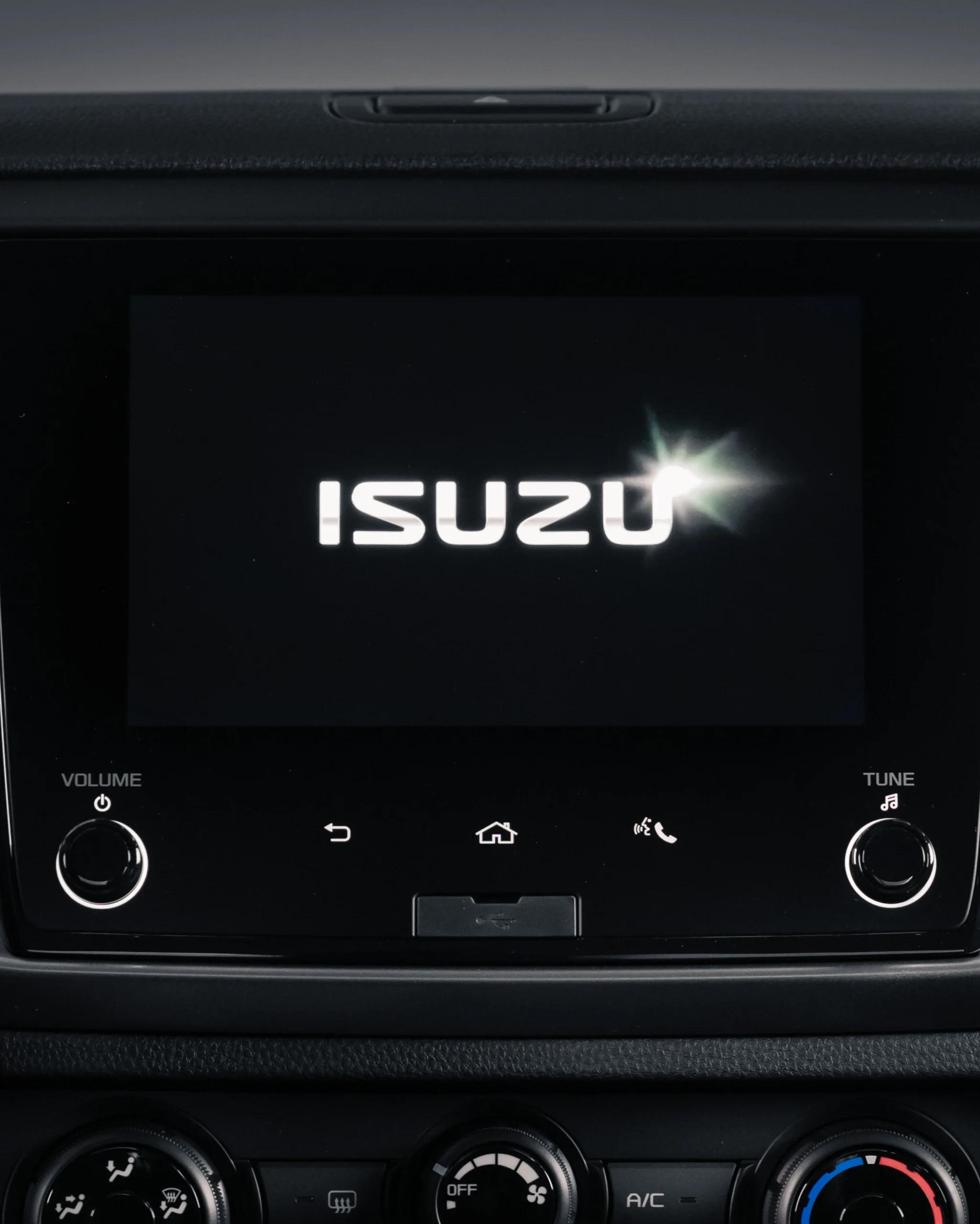 ISUZU D-MAX 2.2 SPACE EVOLUTION ISUZU D-MAX 2.2 SPACE EVOLUTION